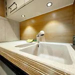 Capsule Lotus-balneo-sauna-billard-nintendo