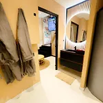 Capsule Lotus-balneo-sauna-billard-nintendo *
