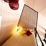 Capsule Lotus-balneo-sauna-billard-nintendo