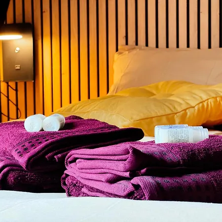 Capsule Lotus-balneo-sauna-billard-nintendo