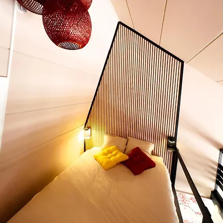 Capsule Lotus-balneo-sauna-billard-nintendo