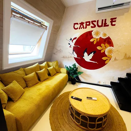 펜션 Capsule Lotus-balneo-sauna-billard-nintendo Hastiere-par-dela
